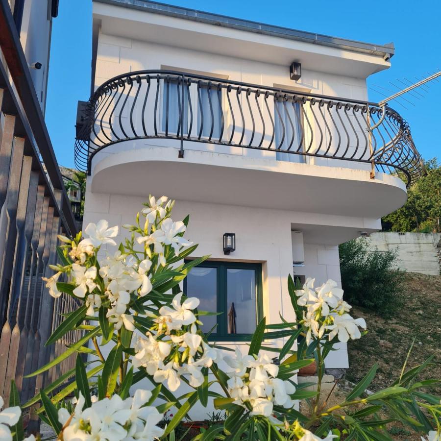 Sea View Luxury Apart Hotel Villa Conte With Swiming Pool And Romantic Spa Podstrana Kültér fotó